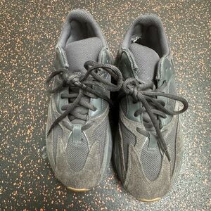 Yeezy Boost 700 Size: Men 7.5